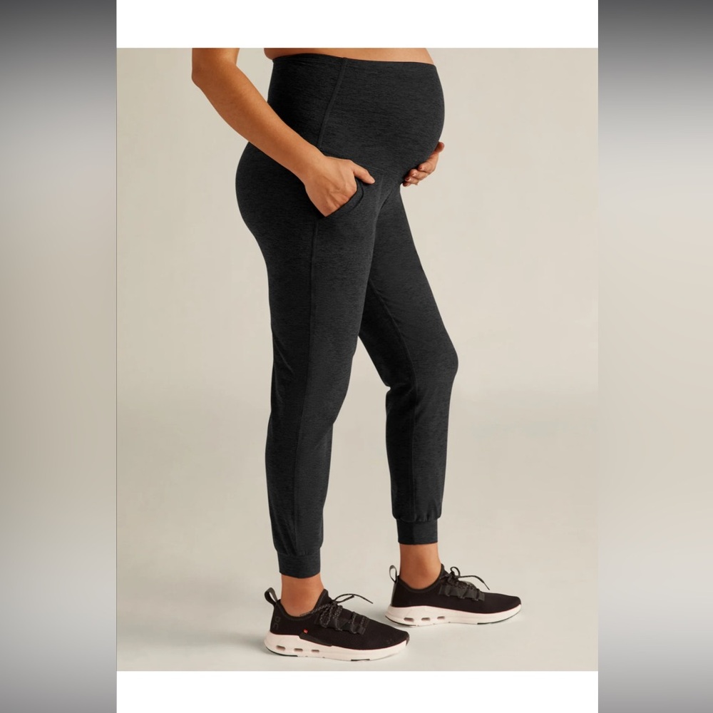 Beyond Yoga “Beyond the bump” maternity joggers